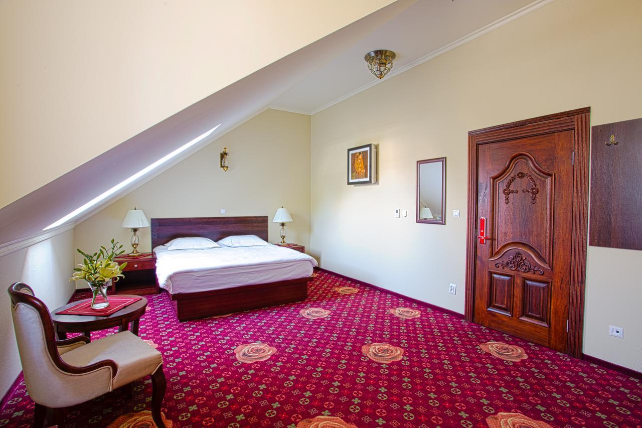 Hotel Roza Kamieniec Wroclawski Εξωτερικό φωτογραφία